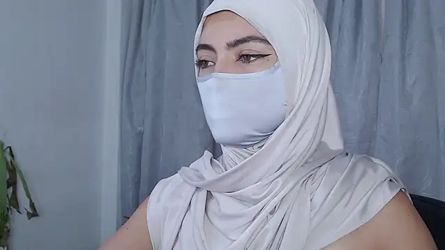 Snapshot of jade_nassar chatting on May 19, 2026, 12:16 am jade nassar online show from May 19, 2026, 12:16 am