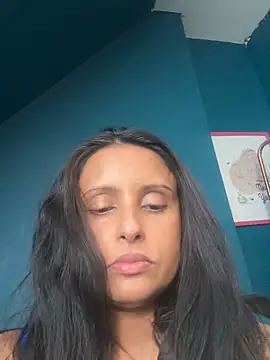 Snapshot of Angelaarayexx chatting on April 22, 2026, 11:34 am Angelaarayexx online show from April 22, 2026, 11:34 am