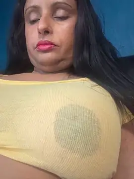 Snapshot of Angelaarayexx chatting on April 28, 2026, 11:59 am Angelaarayexx online show from April 28, 2026, 11:59 am