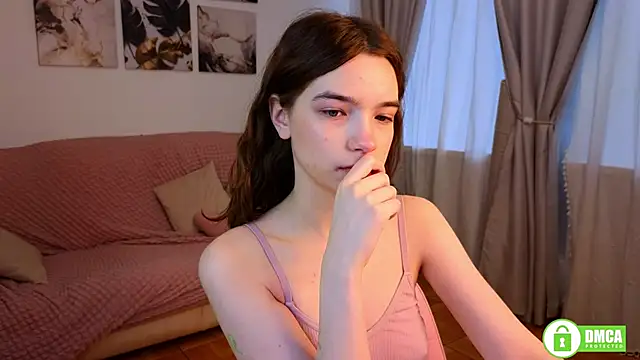 Evi Brook online show from November 9, 2025, 7:28 am