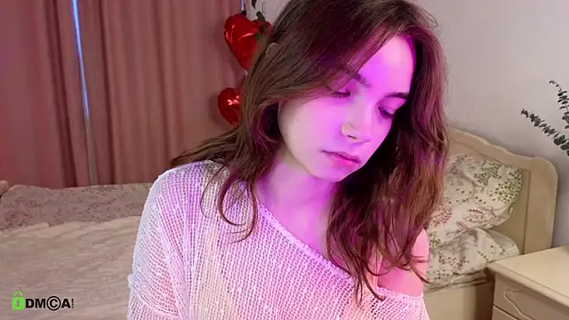 Evi Brook online show from April 17, 2026, 4:32 pm