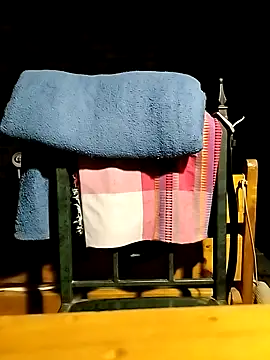 JohnnyTos online show from September 9, 2025, 6:40 pm