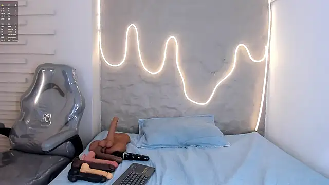 Monika-Ruiz online show from March 26, 2026, 8:03 pm