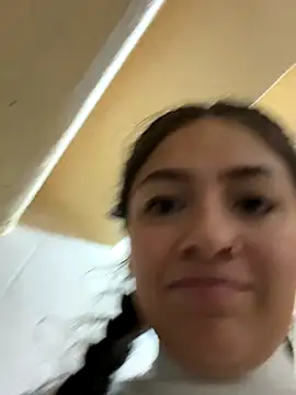 Alyha Cortes online show from November 13, 2025, 1:10 pm