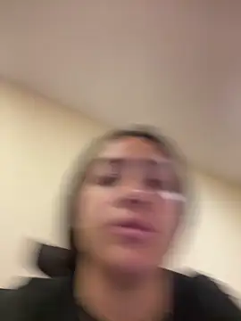 Alyha Cortes online show from April 13, 2026, 2:22 pm