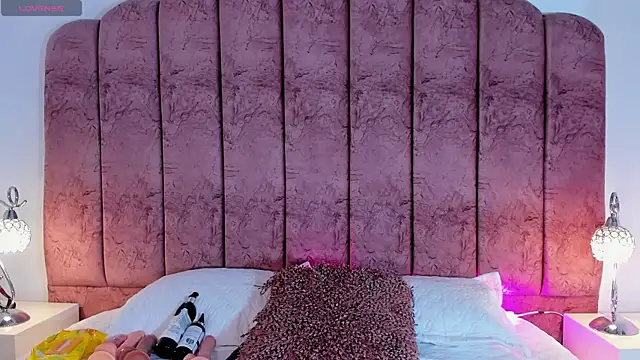 Snapshot of ValeskaZuev1 chatting on September 24, 2025, 8:34 pm ValeskaZuev1 online show from September 24, 2025, 8:34 pm