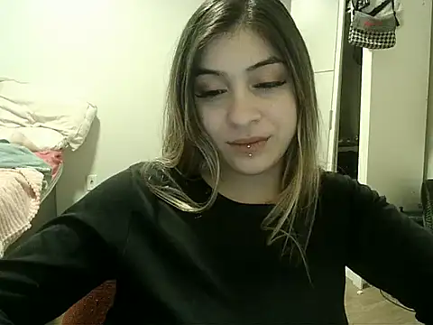 Snapshot of Becca_B chatting on May 16, 2026, 7:27 am Becca B online show from May 16, 2026, 7:27 am