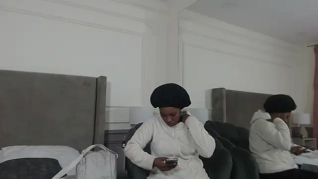 NatashaSilver online show from November 20, 2025, 1:00 pm