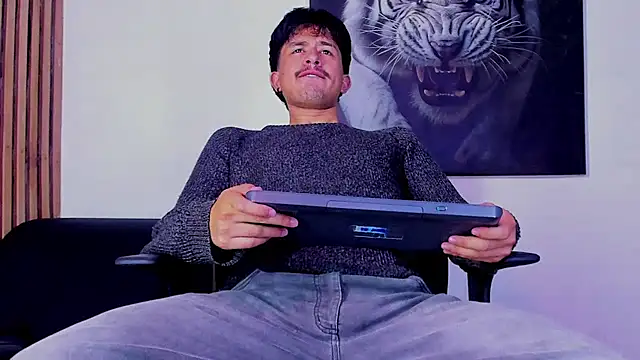 DimitriDeluxe online show from September 13, 2025, 7:13 pm