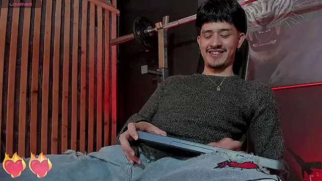 DimitriDeluxe online show from October 30, 2025, 7:47 pm