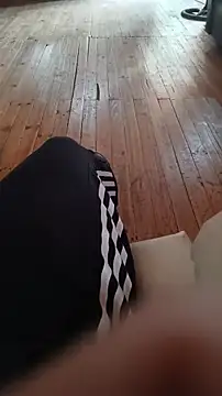 juanfritaa21 online show from April 12, 2026, 8:14 pm