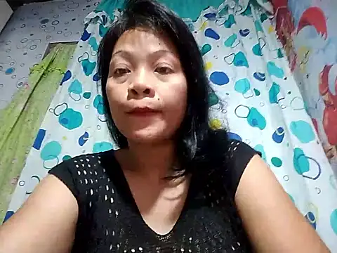 Snapshot of HottyElle chatting on March 25, 2026, 3:34 am HottyElle online show from March 25, 2026, 3:34 am