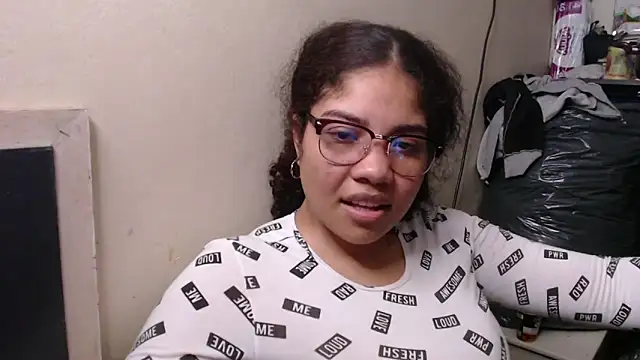 madelene online show from March 12, 2025, 4:19 am