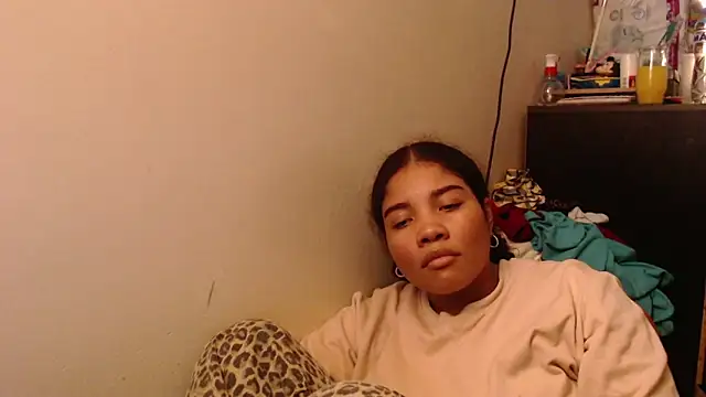 madelene online show from May 4, 2026, 2:07 am