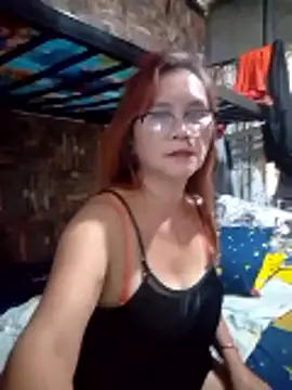 SexyHottMom online show from April 14, 2026, 11:33 pm