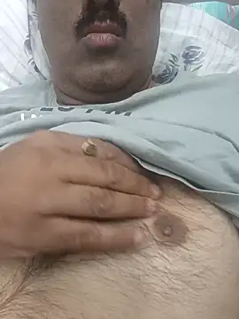 moonflower25 online show from March 19, 2026, 2:15 am