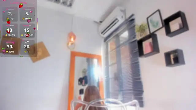 Aleexiiaa online show from April 14, 2026, 1:39 pm