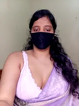 Rose-luckey online show from April 19, 2026, 6:10 pm