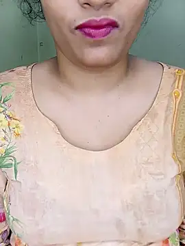 Rose-luckey online show from April 21, 2026, 2:45 pm