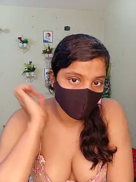 Snapshot of Rose-luckey chatting on July 10, 2026, 1:14 pm Rose-luckey online show from July 10, 2026, 1:14 pm