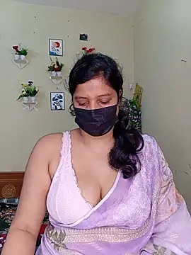 Snapshot of Rose-luckey chatting on July 13, 2026, 7:11 am Rose-luckey online show from July 13, 2026, 7:11 am