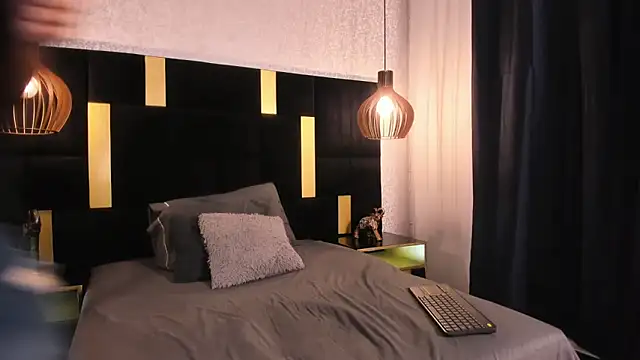 Lucio  Fox online show from April 14, 2026, 12:00 pm