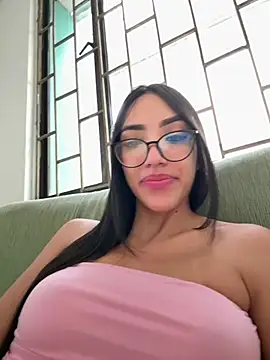 lissafeniix  online show from January 18, 2026, 3:05 pm