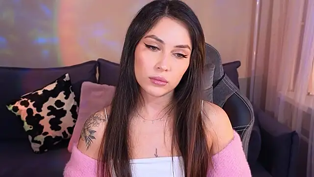 CarolineGuthrie online show from March 6, 2026, 2:13 pm