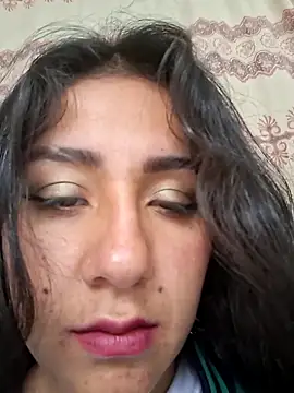 CAROLINE  07 online show from November 28, 2025, 3:36 pm