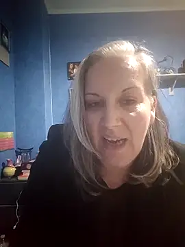 Feelineducentre online show from November 11, 2025, 8:20 pm