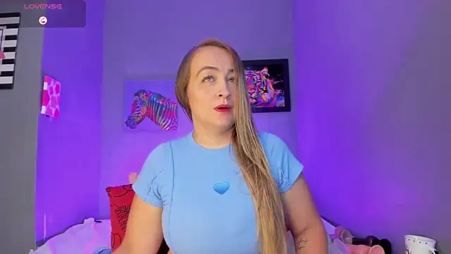 scarletmorgan2218 online show from September 25, 2025, 6:11 pm