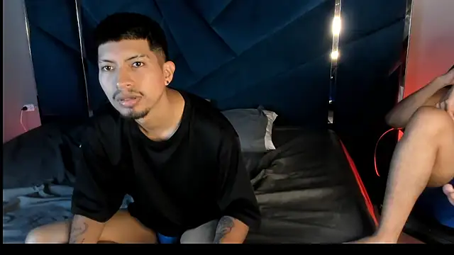 AxelAndJeremy online show from November 26, 2025, 3:40 am