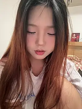 Snapshot of mimi9420 chatting on May 3, 2026, 2:45 pm mimi9420 online show from May 3, 2026, 2:45 pm