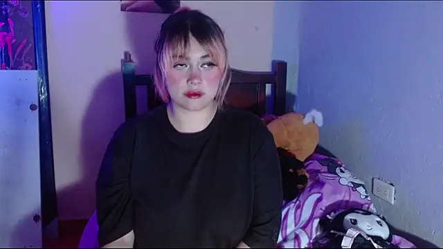 caro lina20 online show from November 10, 2025, 5:39 am