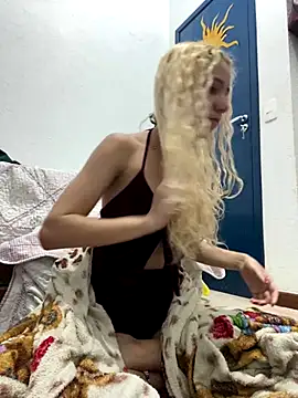 Bruna551 online show from November 18, 2025, 3:34 am