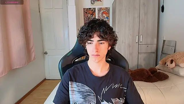 Nude Boy18 online show from December 18, 2025, 1:55 am