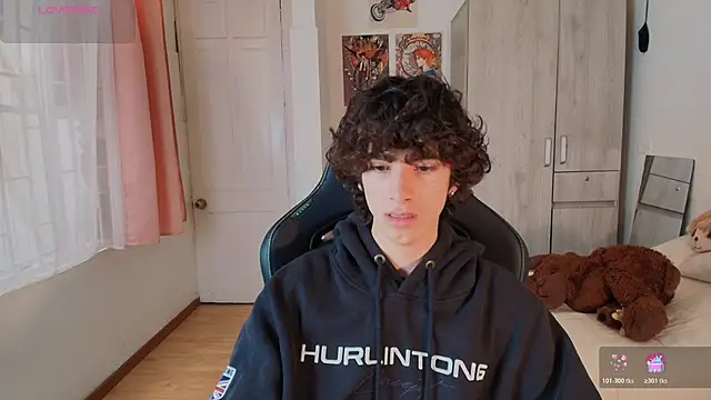 Nude Boy18 online show from December 22, 2025, 9:01 pm