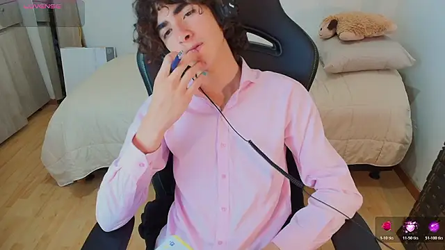 Nude Boy18 online show from February 14, 2026, 7:27 am