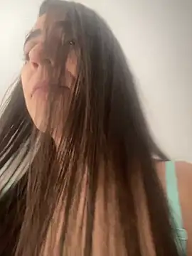 lucioliveira online show from February 9, 2026, 5:06 pm