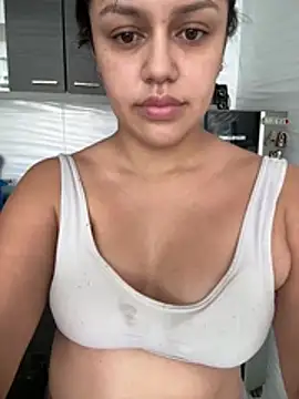 lunita sweet5 online show from February 18, 2026, 4:03 pm