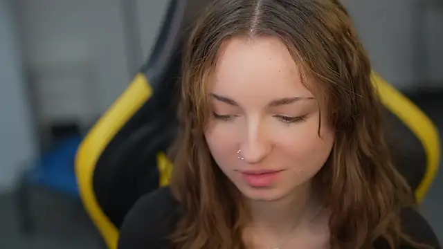 Snapshot of Adele_beauty chatting on March 31, 2026, 11:32 am Adele beauty online show from March 31, 2026, 11:32 am