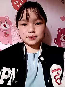 XoiXoi232 online show from November 12, 2025, 3:18 am