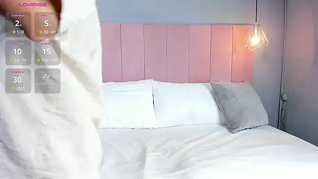 Cloe Black online show from September 18, 2025, 4:36 am