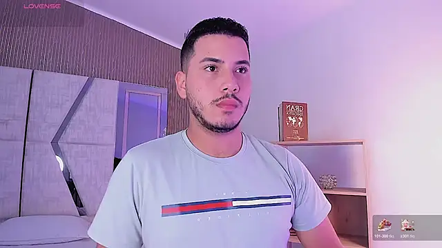 Snapshot of Axel_grey_ chatting on January 17, 2026, 12:43 pm Axel grey online show from January 17, 2026, 12:43 pm