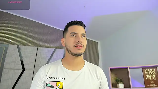 Snapshot of Axel_grey_ chatting on February 3, 2026, 12:21 pm Axel grey online show from February 3, 2026, 12:21 pm