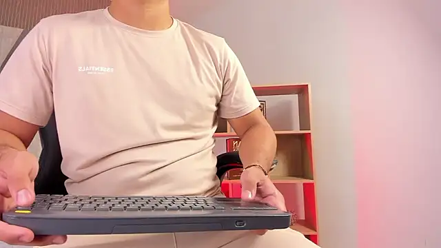 Snapshot of Axel_grey_ chatting on February 7, 2026, 12:42 pm Axel grey online show from February 7, 2026, 12:42 pm