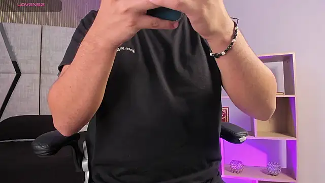 Snapshot of Axel_grey_ chatting on February 11, 2026, 1:16 pm Axel grey online show from February 11, 2026, 1:16 pm