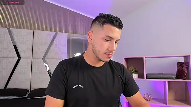 Snapshot of Axel_grey_ chatting on February 19, 2026, 12:45 pm Axel grey online show from February 19, 2026, 12:45 pm