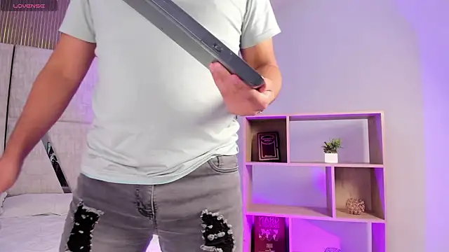 Snapshot of Axel_grey_ chatting on February 26, 2026, 12:48 pm Axel grey online show from February 26, 2026, 12:48 pm