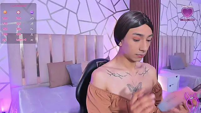 CYRUS TAY online show from April 15, 2026, 1:40 pm